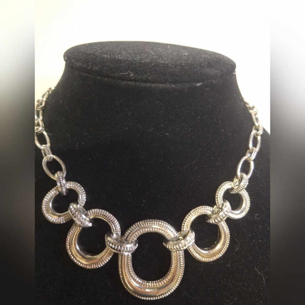 Napier Signed Silver Tone Linked Circle Statement Necklace 16"